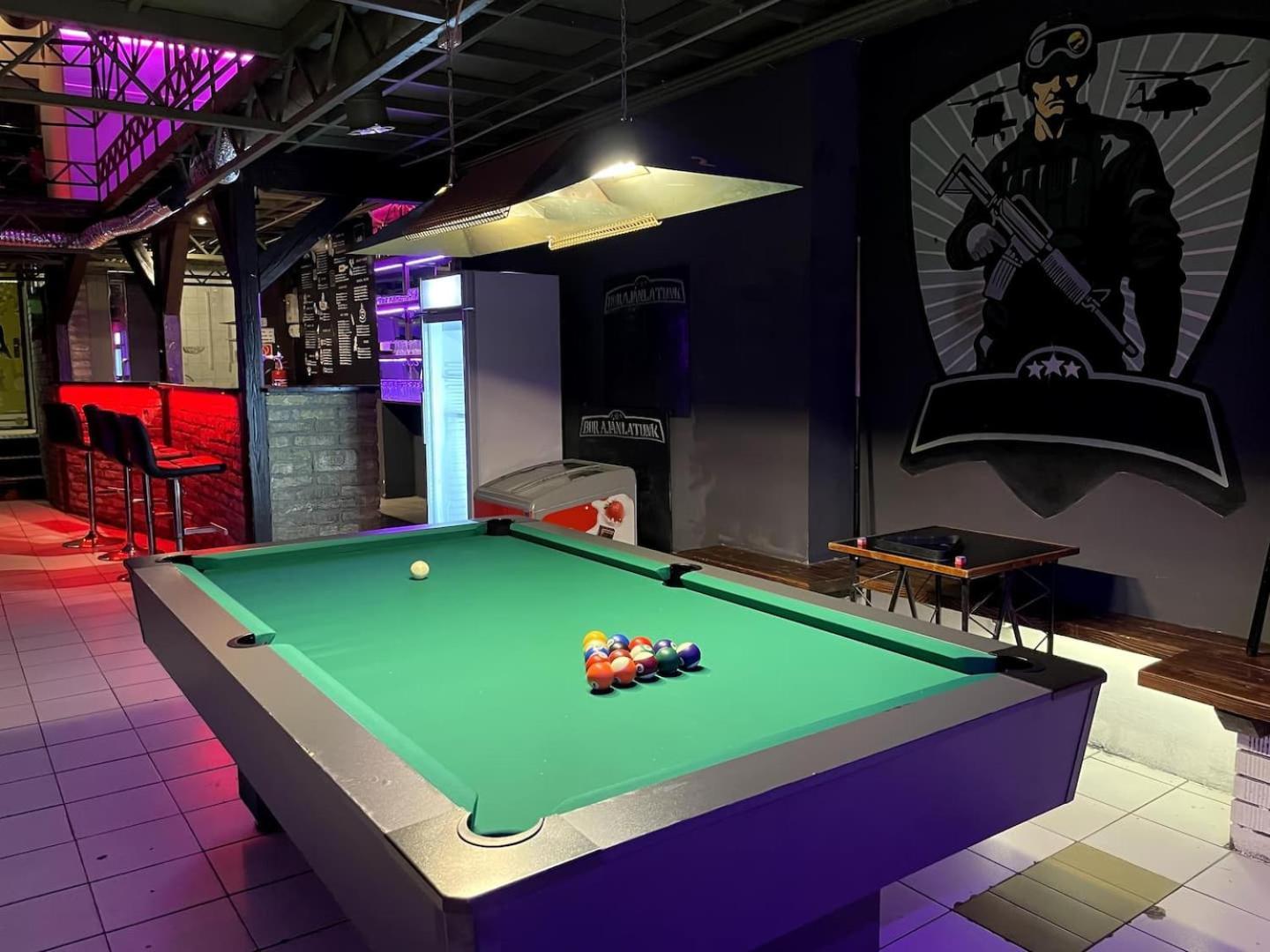 The Bachelor Bar - Bunker | Private Club Villa Budapest Ngoại thất bức ảnh
