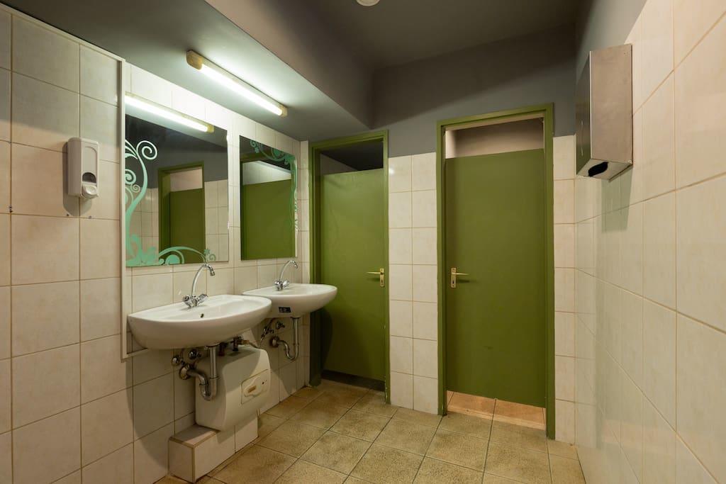 The Bachelor Bar - Bunker | Private Club Villa Budapest Ngoại thất bức ảnh
