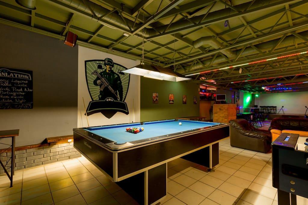 The Bachelor Bar - Bunker | Private Club Villa Budapest Ngoại thất bức ảnh