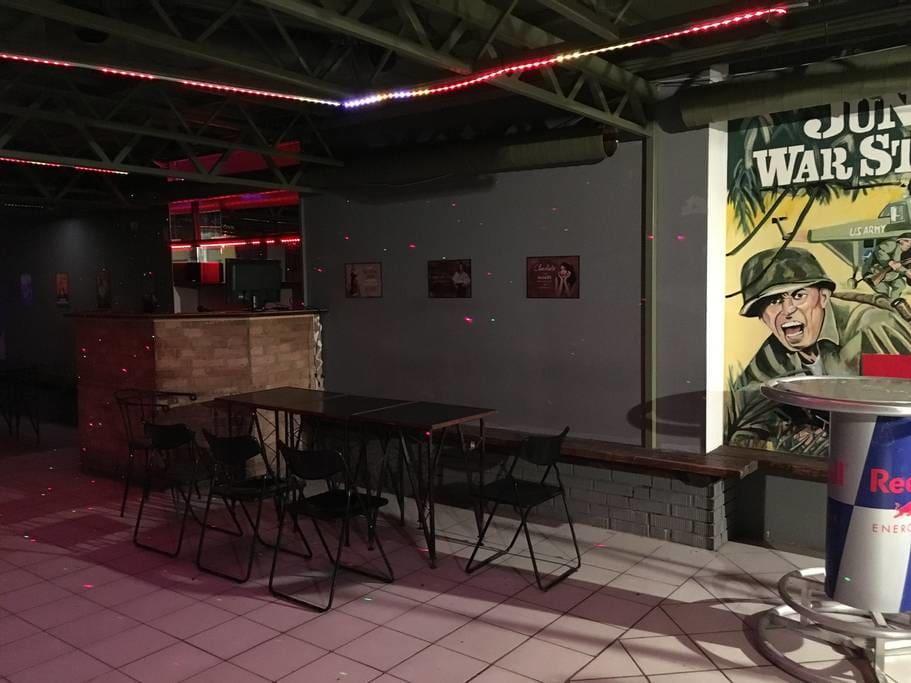 The Bachelor Bar - Bunker | Private Club Villa Budapest Ngoại thất bức ảnh