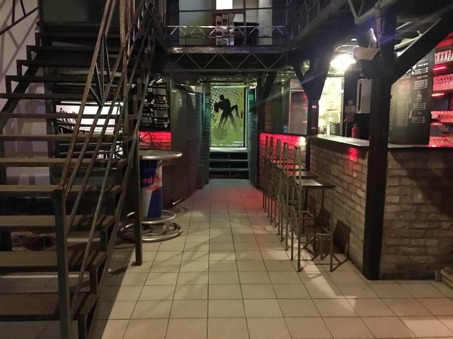 The Bachelor Bar - Bunker | Private Club Villa Budapest Ngoại thất bức ảnh