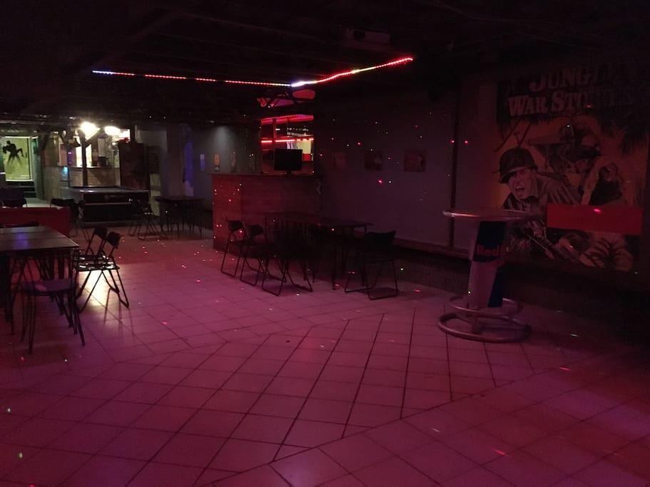 The Bachelor Bar - Bunker | Private Club Villa Budapest Ngoại thất bức ảnh